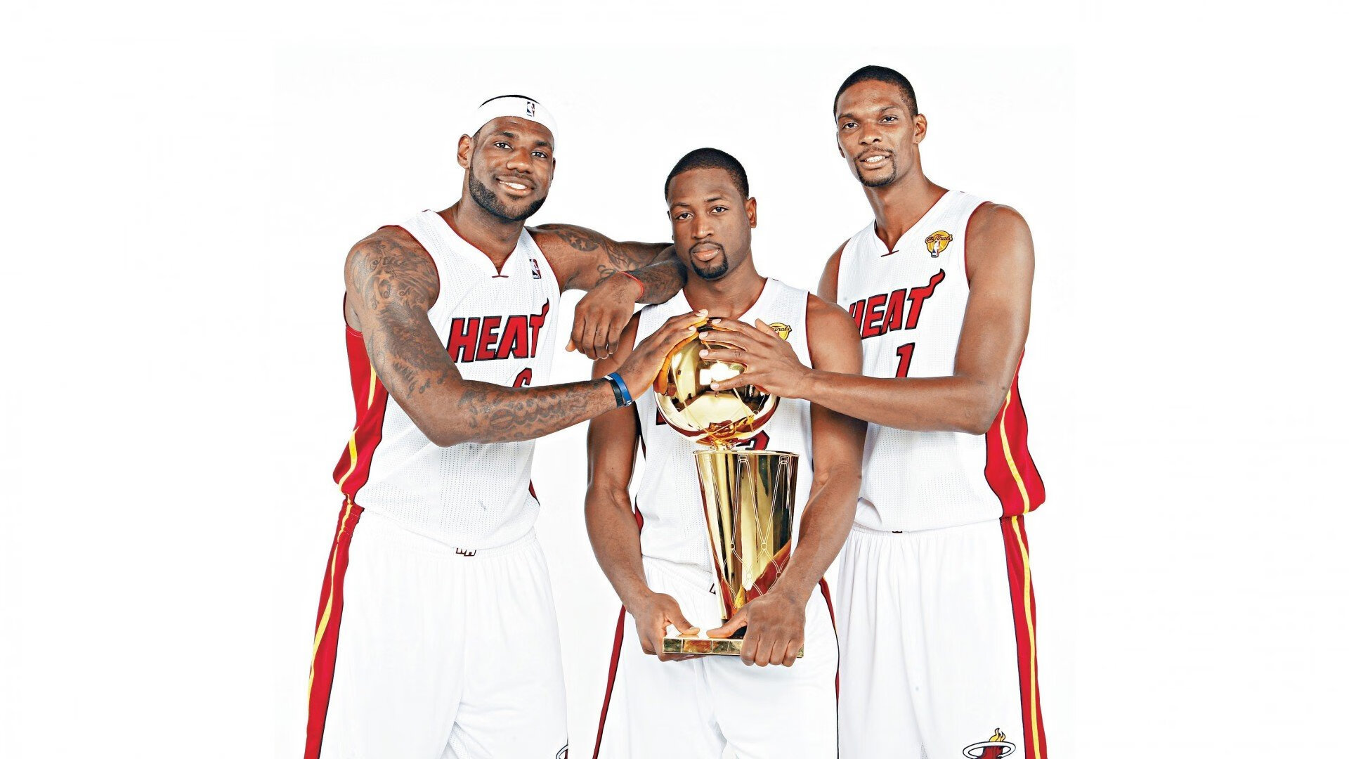 日本队突破重围，赢得宝贵胜利！，日本队进场